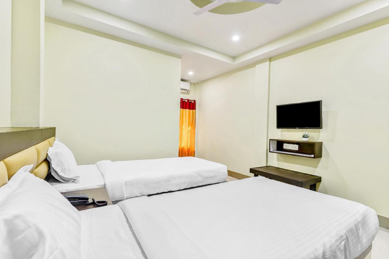 Capital O 85514 Kalpana Hotel Guwahati Exterior foto
