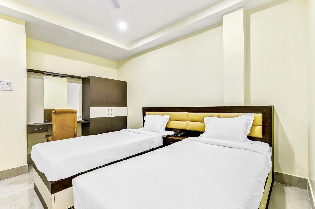 Capital O 85514 Kalpana Hotel Guwahati Exterior foto